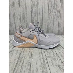 Womens Size 7.5 Nike Legend Essential 2 EUC